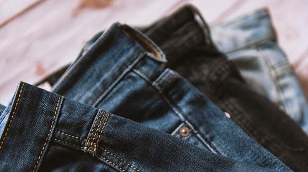 Продавец из Levi’s показал, как правильно складывать джинсы