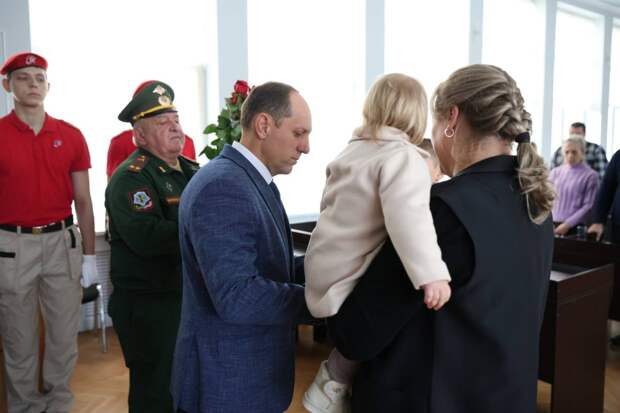 В Майкопском районе передали госнаграды родным погибших военнослужащих