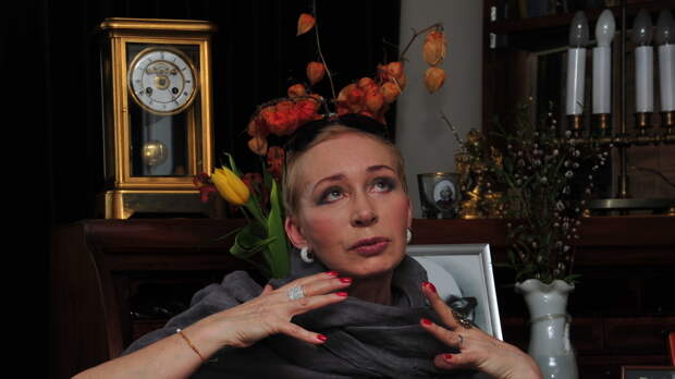 «Двойной шок»: Татьяна Васильева попала под колеса автомобиля в центре Москвы