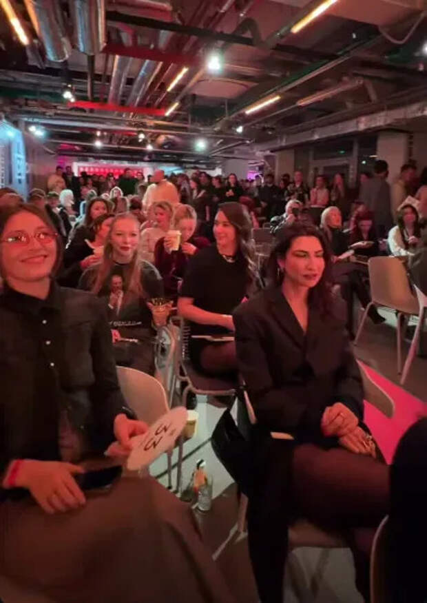 Саша Жаркова, Юлия Пош