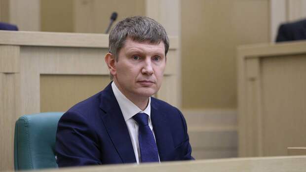 Решетников сообщил о продлении программы параллельного импорта