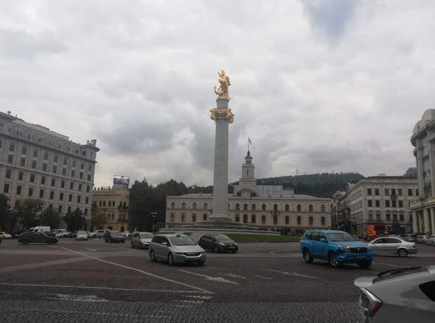 Площадь Независимости в Тбилиси