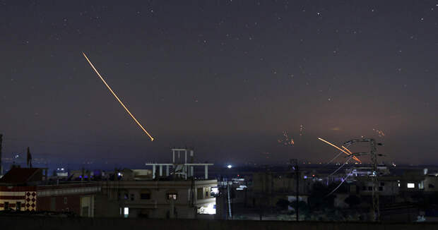Израиль обстрелял Сирию, а С-400 опять проспали