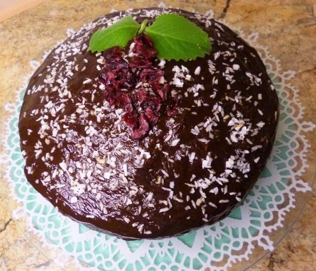 Фото к рецепту: Пряничный шоколадный пирог