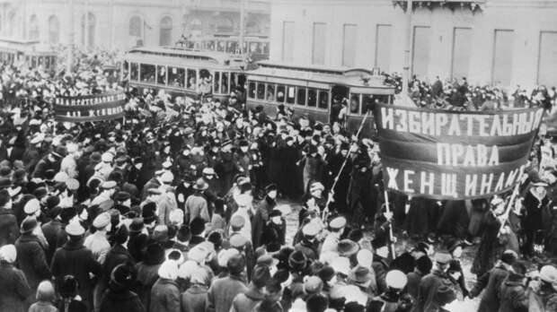 Международный женский день. Что за праздник мы отмечаем 8 марта и при чем здесь революция