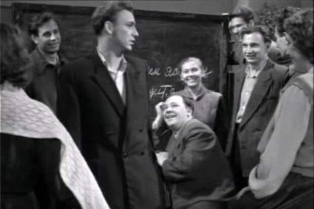 Кадр из фильма "Весна на Заречной улице" (1956)