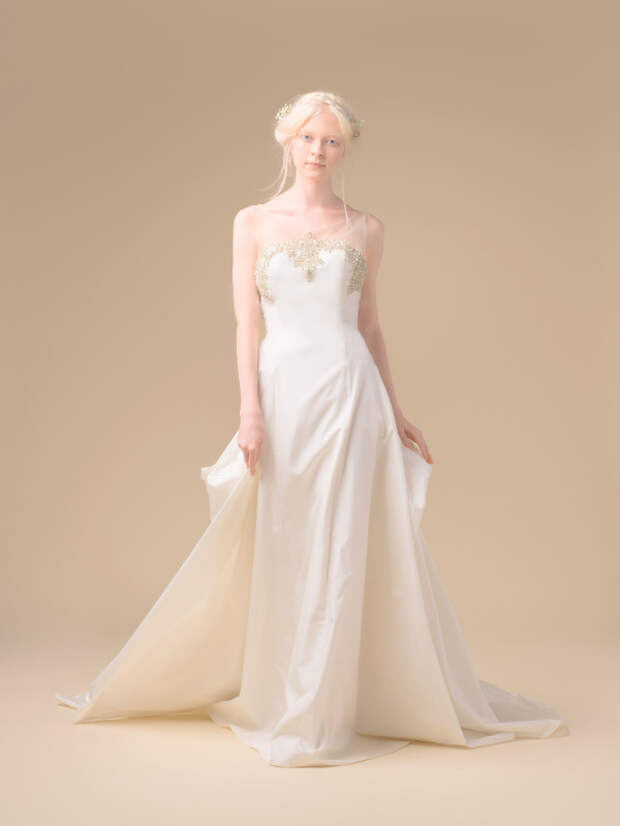 lanier_front-600x800