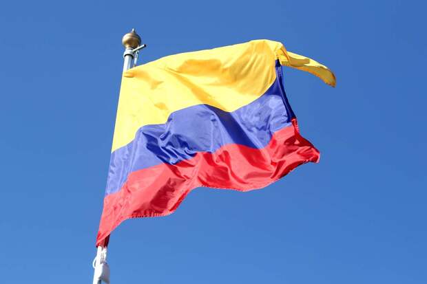 Число жертв авиакатастрофы в Колумбии возросло