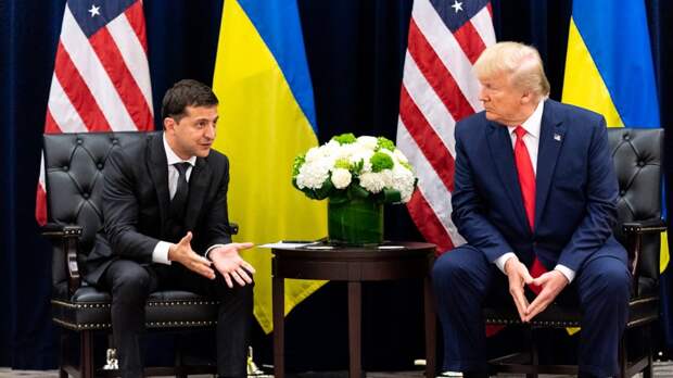 Нарисованные Трамп и Зеленский «подрались» на Красной площади Нарисованные Трамп и Зеленский «подрались» на Красной площади