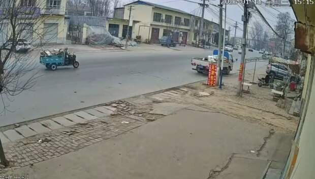 "Что это так бумкнуло?"