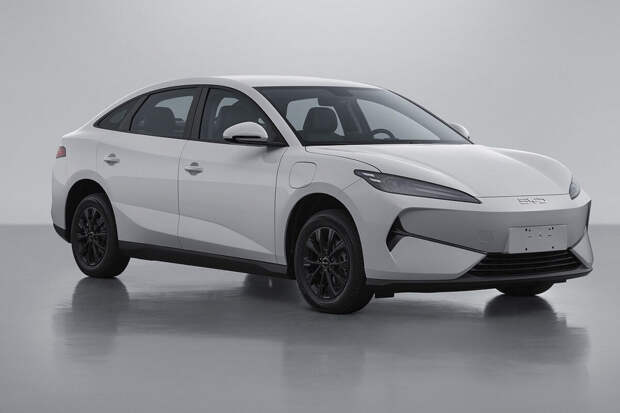 В Китае начались продажи седана BYD E7 для работы в такси