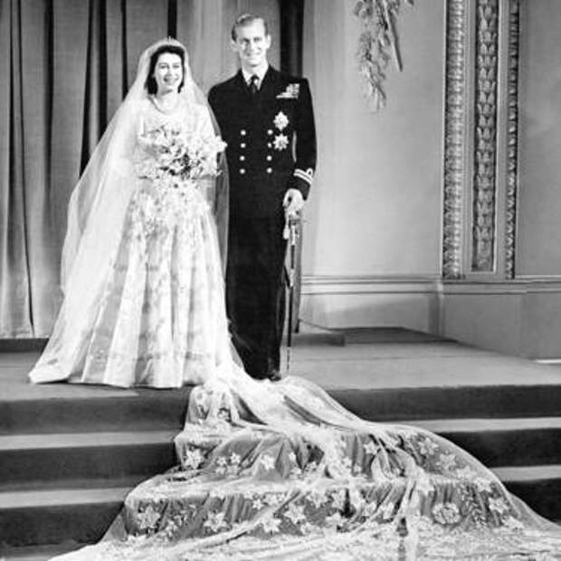 90 лет жизни королевы Елизаветы II в фотографиях