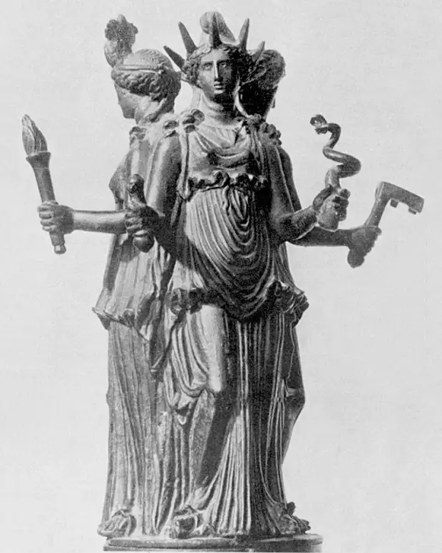 Статуя свободы и богиня геката