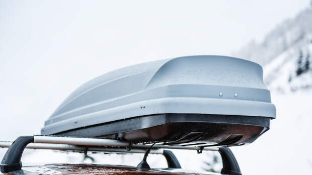 Автоэксперт Попов пояснил, нужно ли регистрировать автобокс на крыше машины