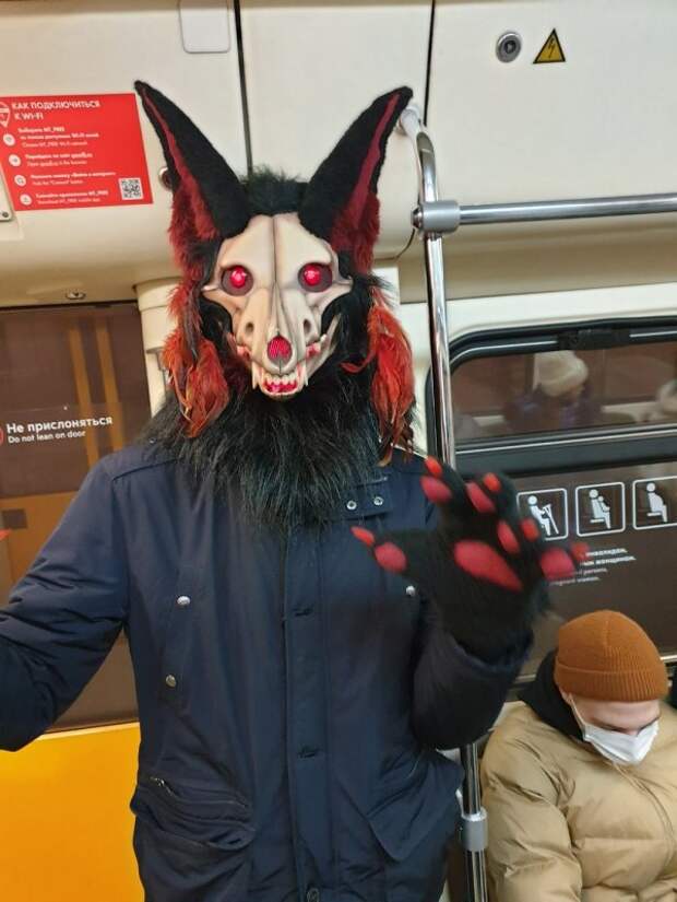 Чудаки и модники из метро