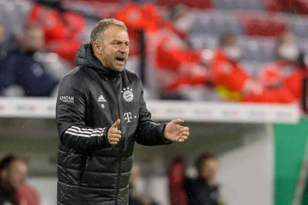 MUNICH, GERMANY - OCTOBER 15: (BILD ZEITUNG OUT) head coach Hansi Flick of Bayern Muenchen gestures during the DFB Cup first round match between 1. FC Dueren and FC Bayern Muenchen at Allianz Arena on October 15, 2020 in Munich, Germany. (Photo by Roland Krivec/DeFodi Images via Getty Images)