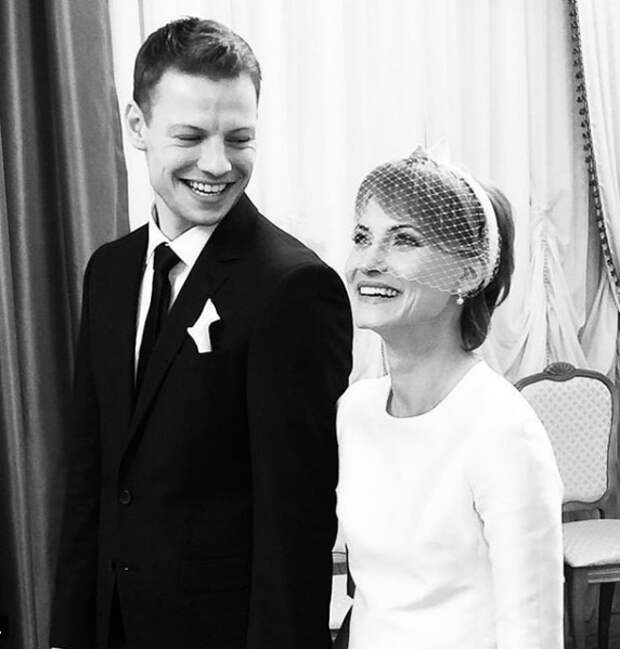 Анна Бегунова вышла замуж за Дмитрия Власкина