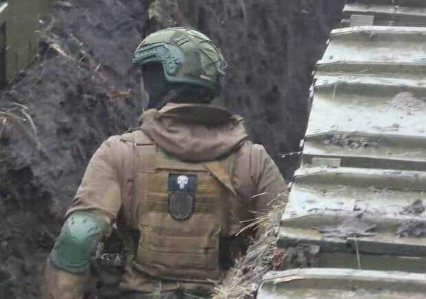 В районе Артёмовского центрального рынка идёт сильный бой