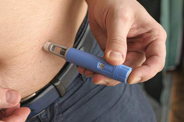 Похудевший на 26 килограммов певец Юлиан высказался про уколы для диабетиков