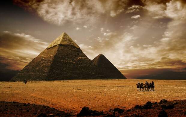 Как древние египтяне умудрялись поднимать гигантские камни для пирамид