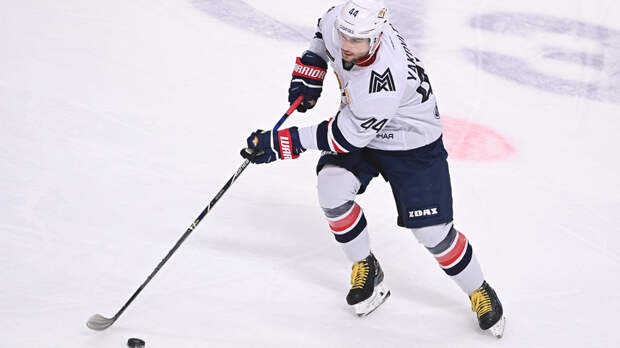 Защитник «Металлурга» Яковлев забил в свои ворота в матче с «Ладой»