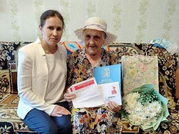 Жительница юга Тюменской области празднует 100-летний юбилей