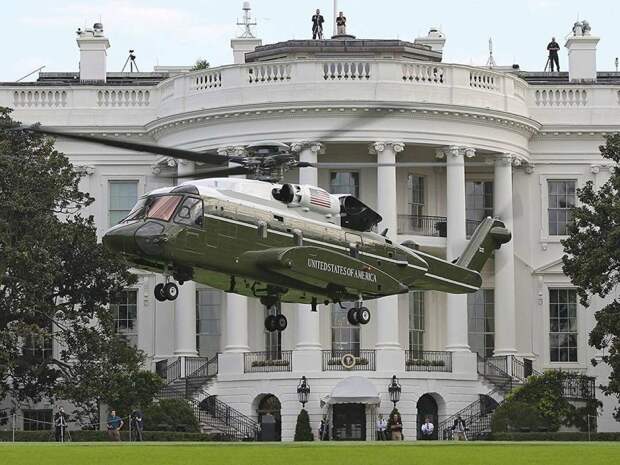 Президентский вертолет Marine One.