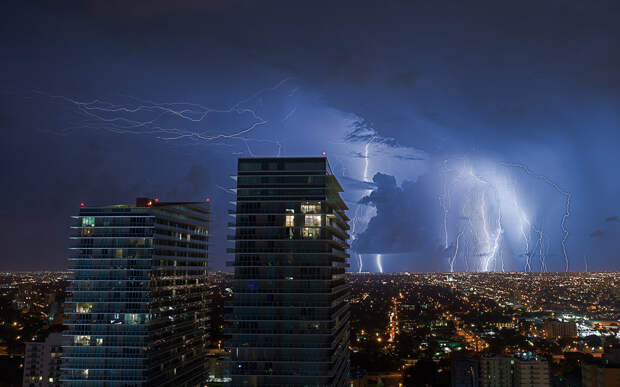 Молнии над Майами thunders06 Молнии над Майами
