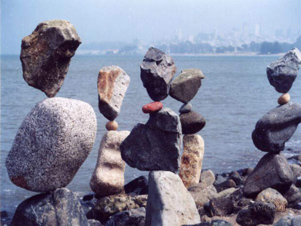 Жизнь камня смысл. Башенка из камней. Камни в жизни человека. Камень жизни. Камни равновесие.