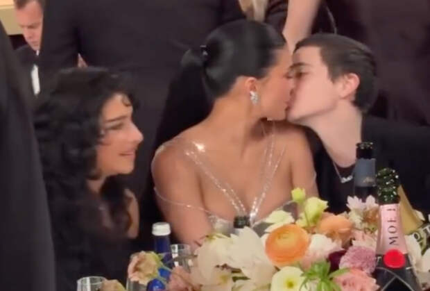 Тимоти Шаламе и Кайли Дженнер поцеловались на «Золотом глобусе»