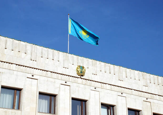 Очень странные дела: В Казахстане осудили языковые патрули и тут же приняли русофобский закон