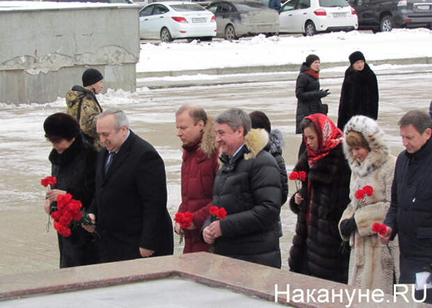 возложение цветов, Клинцевич, Шептий, Бабенко, Чечунова, Михалкова, Косинцев|Фото: Накануне.RU