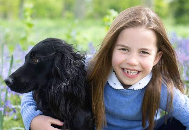 Кейт Миддлтон поделилась новыми фото принцессы Шарлотты по случаю ее 7-летия