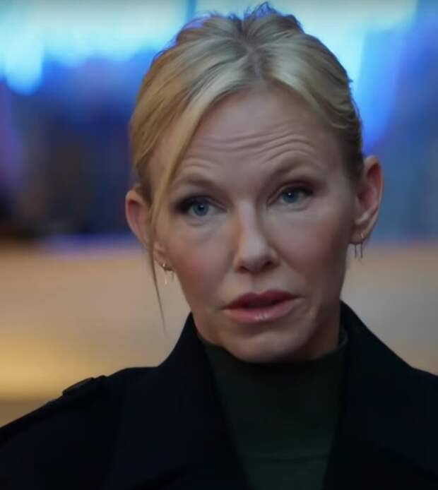 Headshot of Rollins wearing black and looking concerned on Law & Order: SVU Season 26 Episode 3