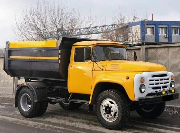В 1963 году начался выпуск полностью нового грузовика — ЗИЛ-130 СССР, автомобили, грузовик, зил
