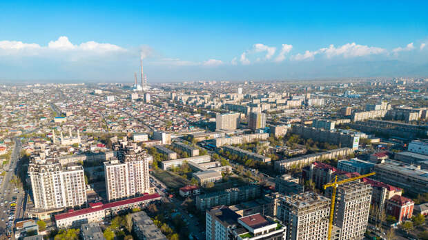 В Бишкеке открыли первый и единственный в мире памятник букве Ы