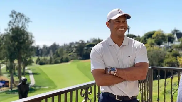 Американский гольфист Вудс вернулся к тренировкам после аварии