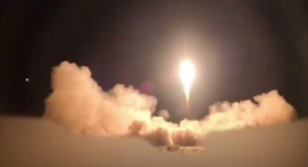 Иран ударил ракетами по крупнейшему в мире СПГ-заводу в Катаре