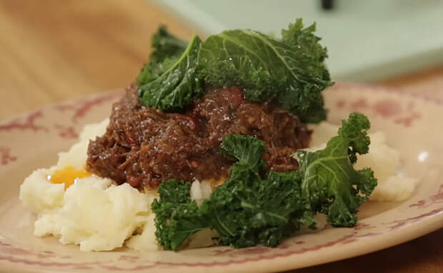 Тушеная говядина по рецепты Джейми Оливера. Можно есть без ножа, рассыпается на волокна под вилкой