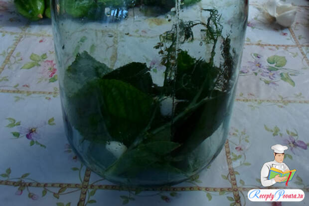 Укладываем листья