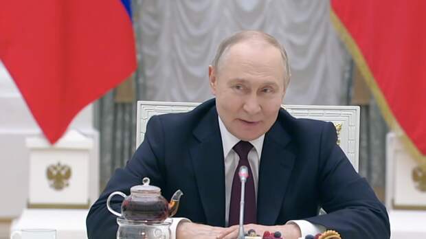 Путин проводит встречу с женщинами разных профессий в преддверии 8 Марта