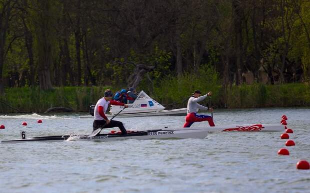 Захар Петров завоевал вторую золотую медаль на чемпионате России по гребле