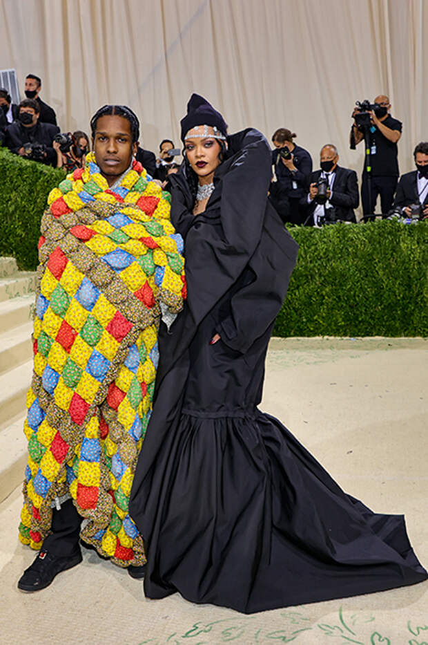 Рианна в Balenciaga Couture и ASAP Rocky в ERL