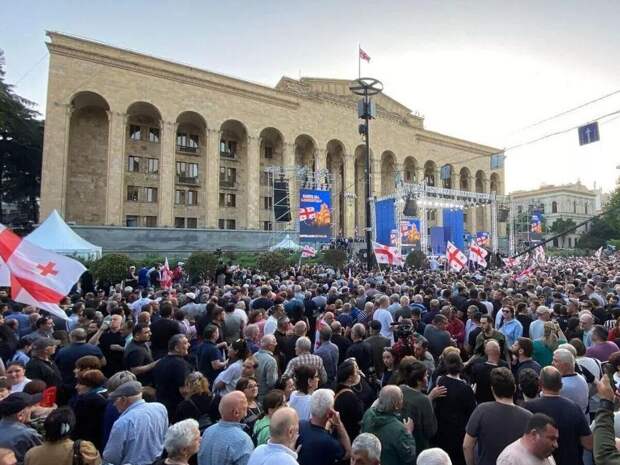 Все тайное стало явным. Кремль пришел на помощь давнему противнику