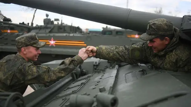 Танки в городе: первая репетиция парада Победы в Москве