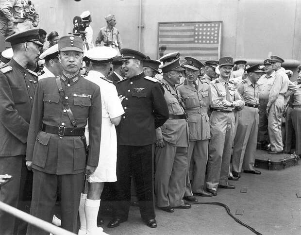 2 сентября 1945 года. Токийский залив. Воздушный парад и капитуляция