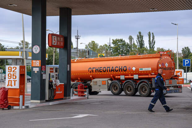 С 10 октября увеличится количество заправок с топливом в Крыму