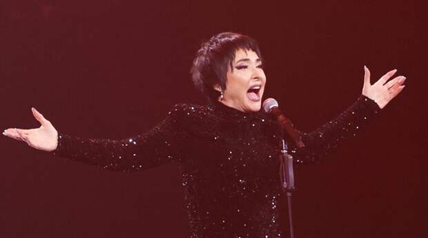 Лолита столкнулась с волной хейта в соцсетях из-за необычных танцев на сцене