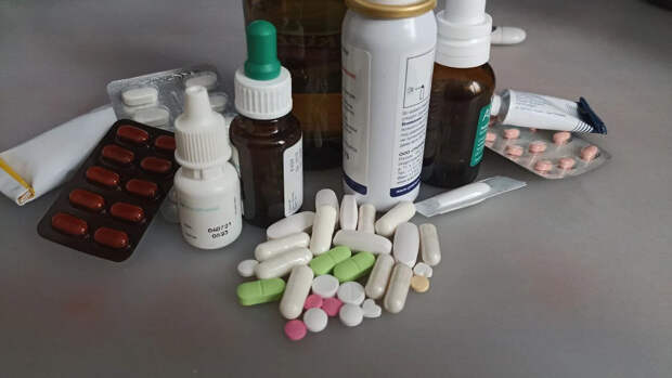 Депутат Плякин требует обязать аптеки отпускать лекарства поштучно