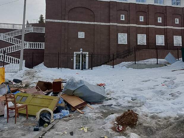 «СпецАТХ» прокомментировал ситуацию со свалкой у Дома музыки